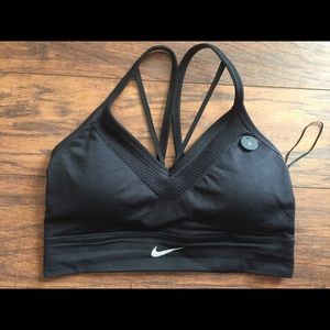 BRAND NEW NIKE SPORTS BRA